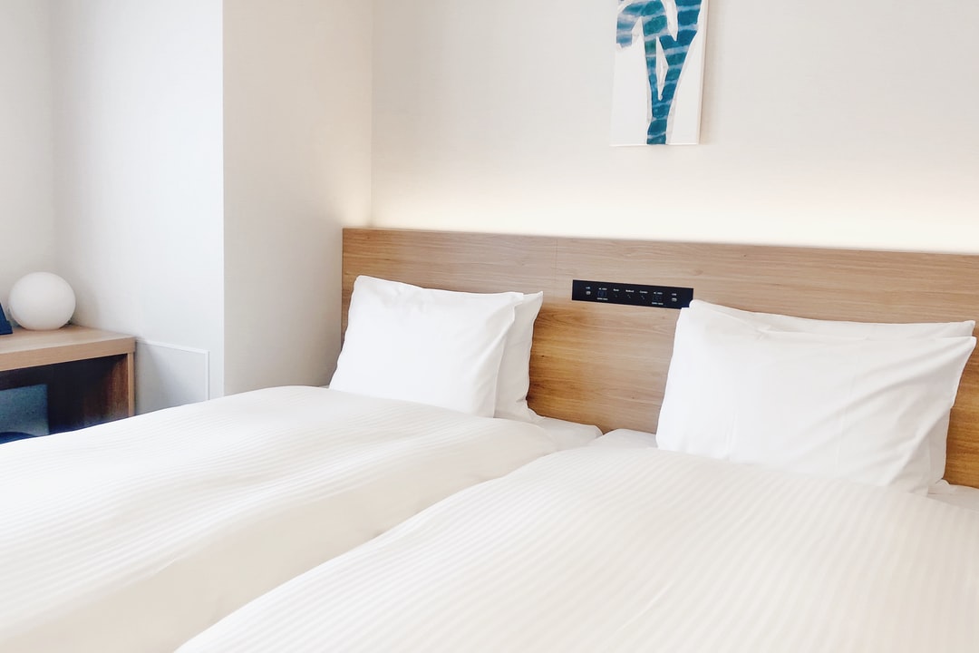 bedroom twin beds